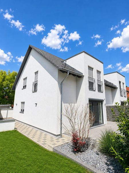 Neuwertige Doppelhaushälfte mit schöner Aussicht